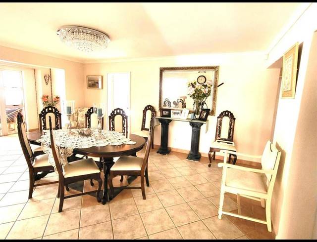 4 BEDROOM HOUSE FOR SALE IN PORT OWEN